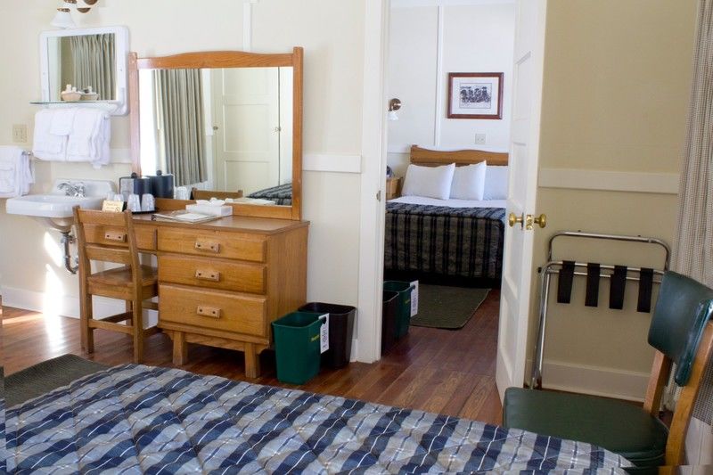 Mammoth Hot Springs Hotel Exterior photo