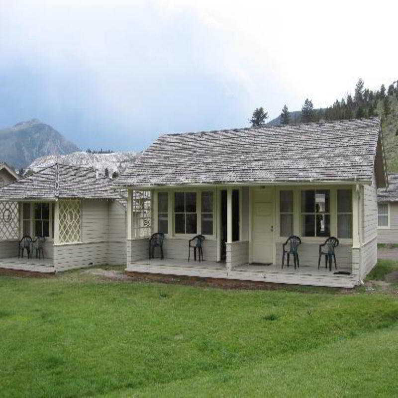 Mammoth Hot Springs Hotel Exterior photo