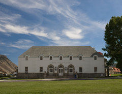 Mammoth Hot Springs Hotel Exterior photo